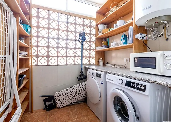 Cerca De La Playa Y Comodo By