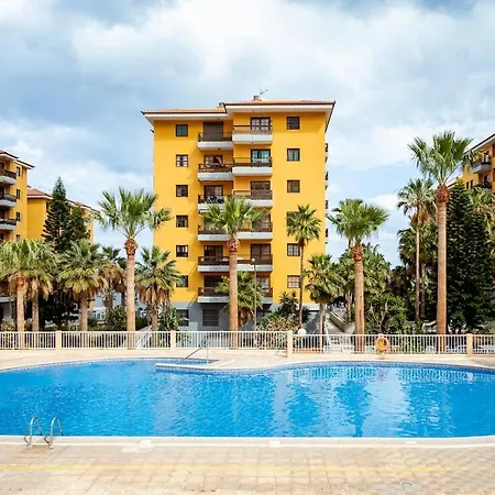 Cerca De La Playa Y Comodo By *