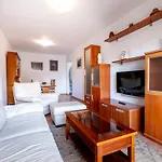 아파트 Cerca De La Playa Y Comodo By
