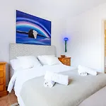 아파트 Cerca De La Playa Y Comodo By *