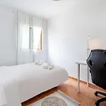 Cerca De La Playa Y Comodo By 아파트