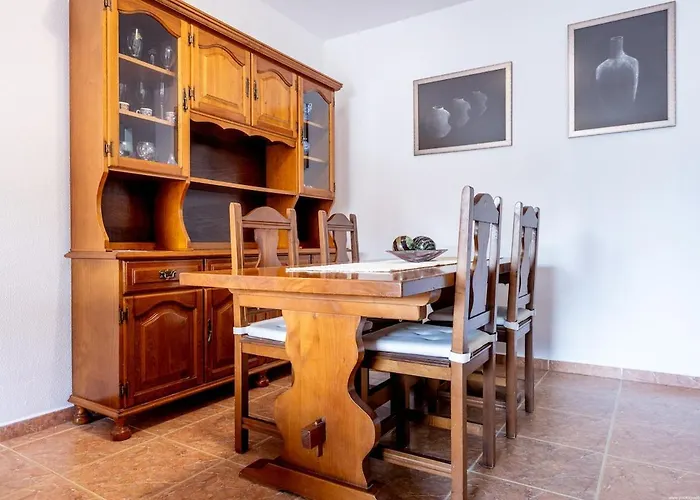 Cerca De La Playa Y Comodo By * קנדלריה